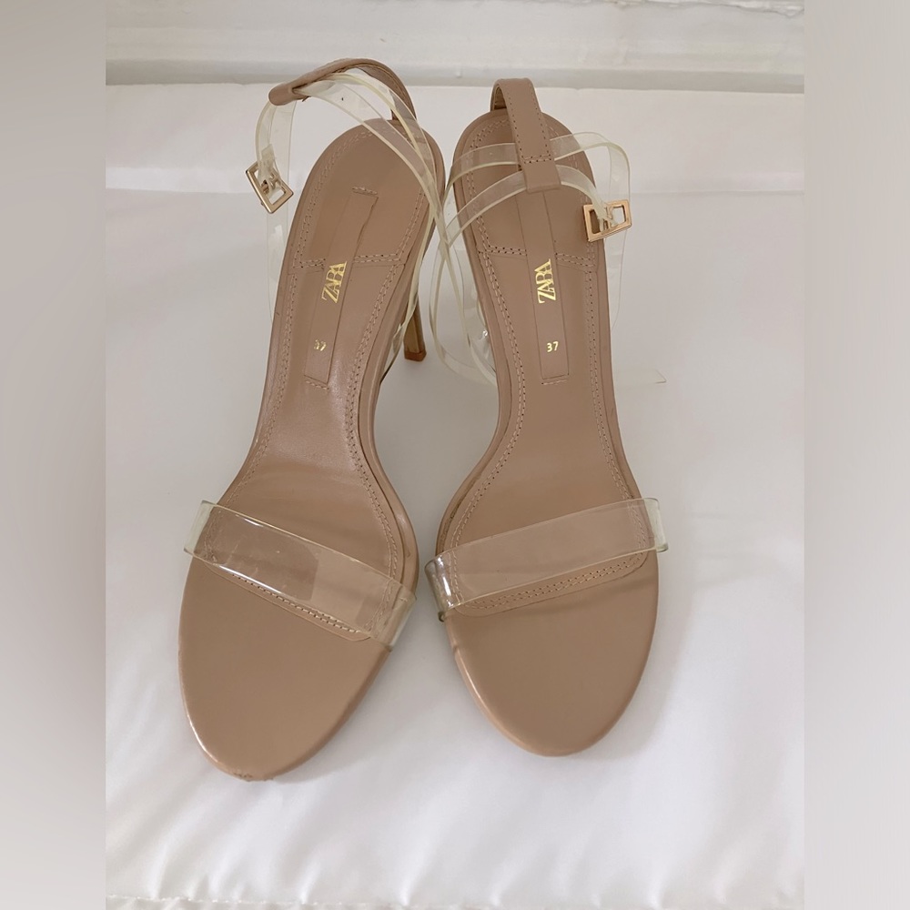 SOLD Zara Vinyl Nude Beige Pimps size 7